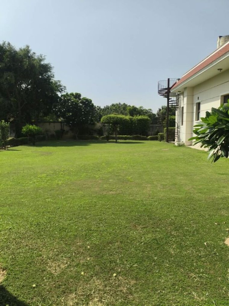 Garden, chattarpur 4 Bedroom 1 Acre Villa In Chattarpur Delhi 10780641