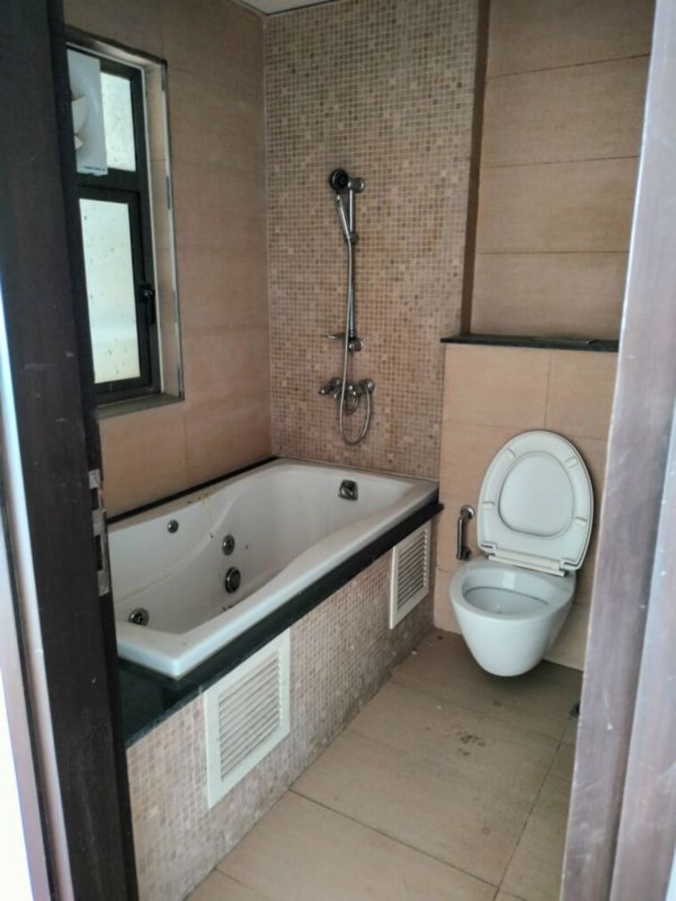 Bathroom, tata-raheja-raisina-residency 3 Bedroom 2375 Sq.Ft. Apartment In Sector 59 Gurgaon 10780646