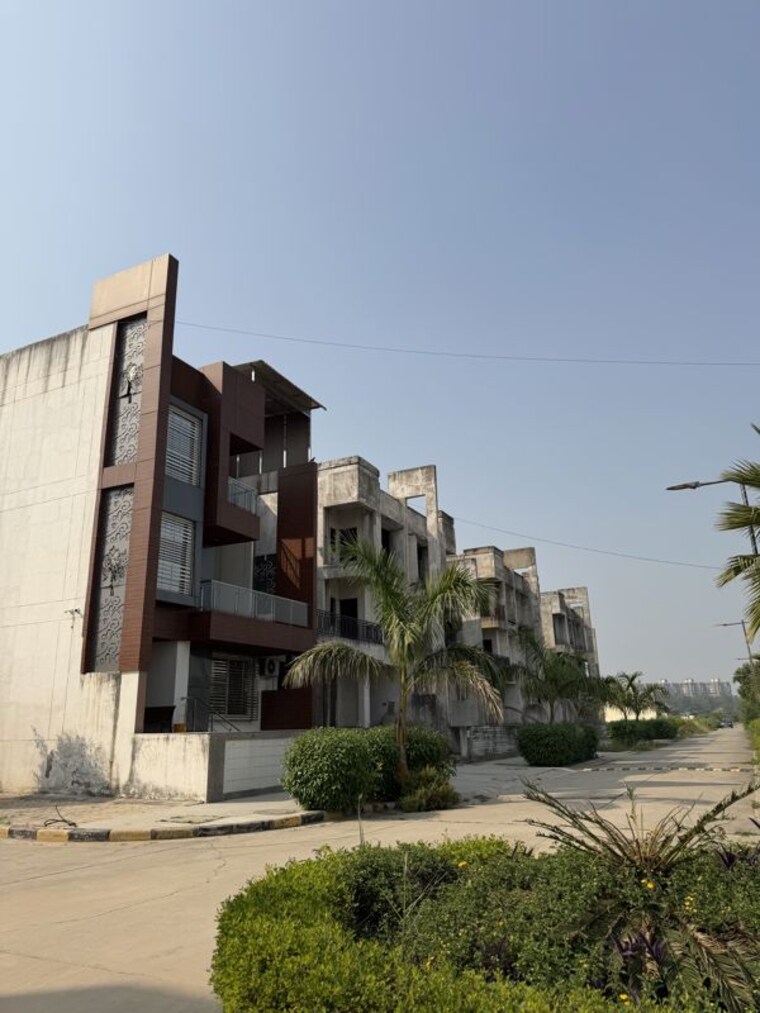 Exterior View, uniwest-aero-hub Commercial Shop 416 Sq.Ft. In Sector 22d Yamuna Expressway Greater Noida 10780681