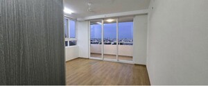 Room in 3 BHK Apartment at Mantri Lithos, Thanisandra – for Rent