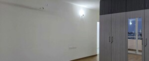 Room in 3 BHK Apartment at Mantri Lithos, Thanisandra – for Rent