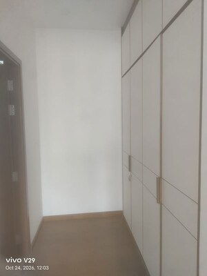 Room in 4 BHK Builder Floor at Dlf Phase ii – for Sale