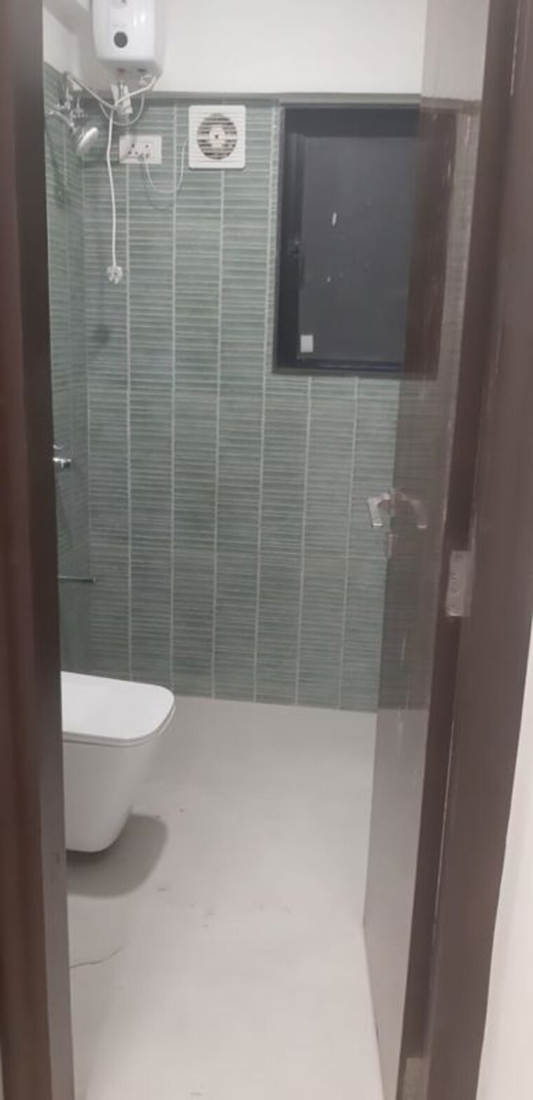Bathroom, rishabraj-blue-lotus 3 Bedroom 1085 Sq.Ft. Apartment In Khar West Mumbai 10780702