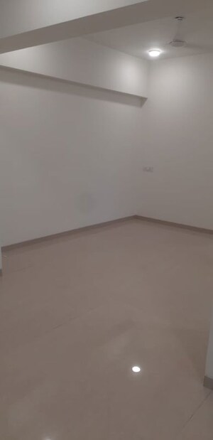 Room in 3 BHK Apartment at Rishabraj Blue Lotus, Khar West – for Rent