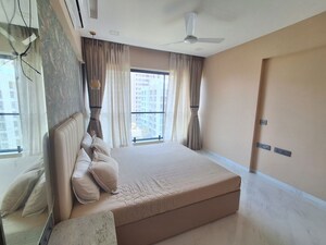 3 BHK Apartment For Rent in Aum Nav Kiran, Khar West