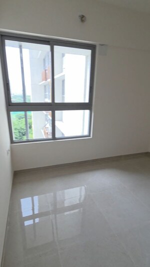 Room in 2 BHK Apartment at Soham Tropical Lagoon, Ghodbunder Road – for Sale