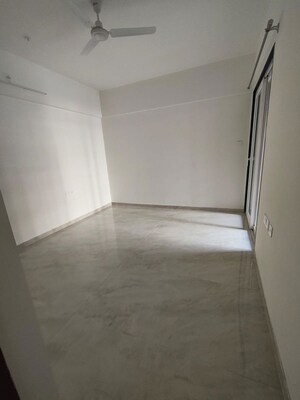 Room in 3 BHK Apartment at Shubh Nirvana, Viman Nagar – for Rent