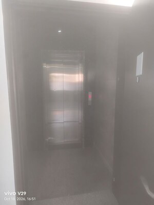 Building Lobby in 4 BHK Builder Floor at Dlf Phase ii – for Rent