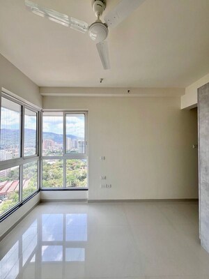Room in 3 BHK Apartment at Sheth Zuri, Laxmi Nagar – for Sale