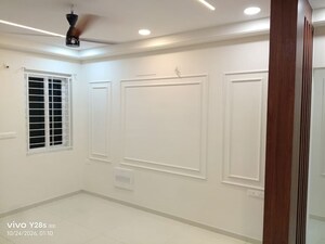 Room in 3 BHK Apartment at Rajapushpa Provincia, Narsingi – for Rent