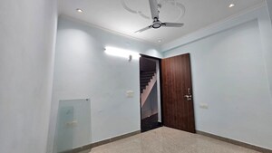 Room in 2 BHK Builder Floor at Neb Sarai – for Rent