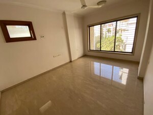 Room in 3 BHK Apartment at PR Vimal Residency, Khar West – for Rent