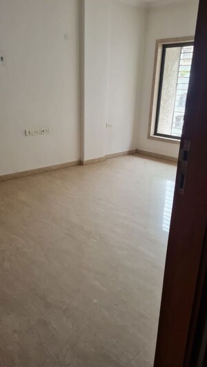 Room in 3 BHK Apartment at PR Vimal Residency, Khar West – for Rent