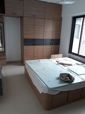 Bedroom in 3 BHK Apartment at Pali Hill – for Rent