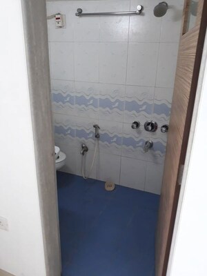 Bathroom in 3 BHK Apartment at Pali Hill – for Rent