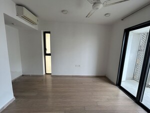 Room in 3 BHK Apartment at Ajmera Greenfinity, Wadala East – for Rent