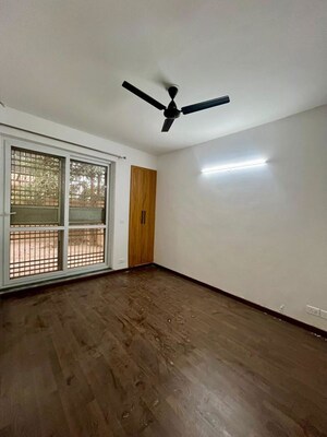 Room in 4 BHK Independent House at Bptp Park Floors I, Sector 77 – for Sale