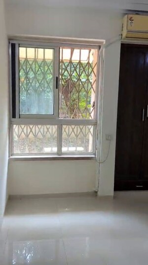 Room in 2 BHK Apartment at Pride Presidency Luxuria, Ghodbunder Road – for Rent
