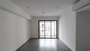 Room in 3 BHK Apartment at Lodha Enchante, Wadala – for Rent