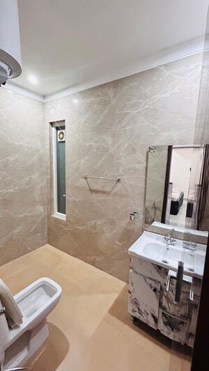 Bathroom in 1 RK Apartment at DLF Pink Town House, Dlf City Phase 3 – for Rent