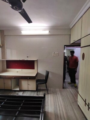 Room in 2 BHK Apartment at MG Complex, Vashi Sector 11 – for Rent