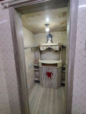 Room in 2 BHK Apartment at MG Complex, Vashi Sector 11 – for Rent