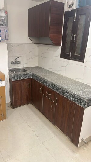 Kitchen in 1 BHK Builder Floor at Dlf City Phase 3 – for Rent