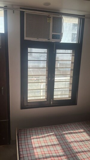 Room in 1 BHK Builder Floor at Dlf City Phase 3 – for Rent