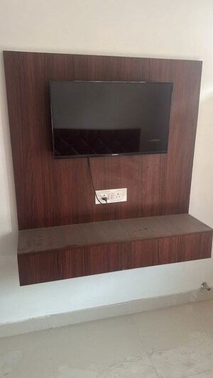 Furnished Amenities in 1 BHK Builder Floor at Dlf City Phase 3 – for Rent
