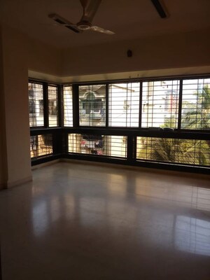 Room in 3 BHK Apartment at Siddharudh Bhuvan, Khar West – for Rent