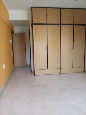 3 BHK Apartment For Rent in Siddharudh Bhuvan, Khar West