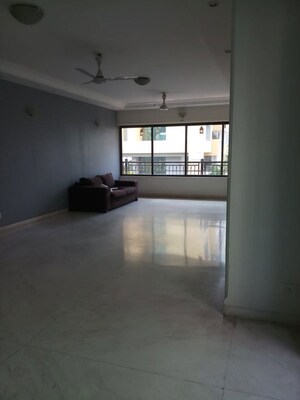 Room in 3 BHK Apartment at Siddharudh Bhuvan, Khar West – for Rent