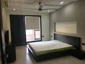 Bedroom in 2 BHK Builder Floor at South City 1 – for Rent