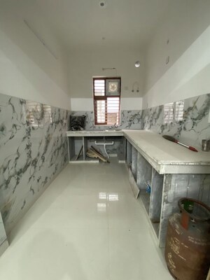 Team Area in 2 BHK Villa at Sector 21d Indira Enclave – for Rent