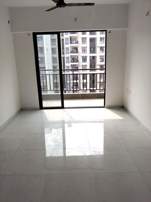 Room in 1 BHK Apartment at Runwal Gardens Phase I, Dombivli East – for Rent