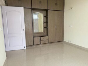 Room in 3 BHK Builder Floor at Raheja Teachers Apartments, Sector 31 – for Sale