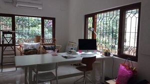 Team Area in 4 BHK Builder Floor at Mahatma Gandhi Road – for Rent
