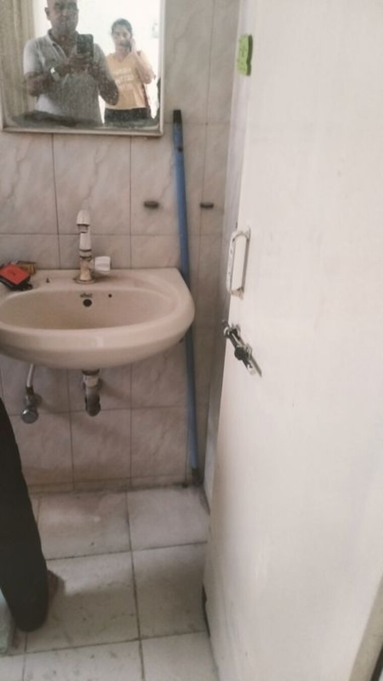 Bathroom, oxford-comforts 2 Bedroom 850 Sq.Ft. Apartment In Wanwadi Pune 10780958