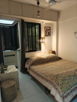 Bedroom in 1 BHK Apartment at Bandra West – for Rent