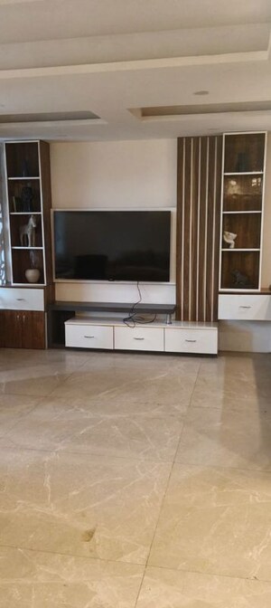 Room in 3 BHK Builder Floor at Sector 40 – for Sale