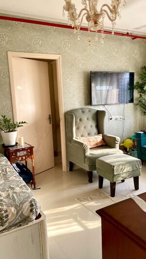 Team Area in 1 BHK Apartment at Shreedham Splendour, Andheri West – for Sale