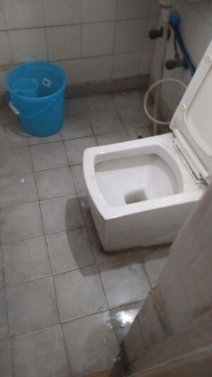 Bathroom in 2 BHK Apartment at Varun Enclave, Sector 28 – for Rent