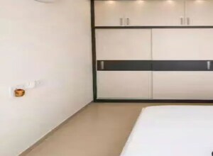 Room in 3 BHK Apartment at Sector 7 – for Rent