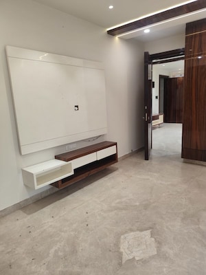 3 BHK Builder Floor For Rent in Pitampura