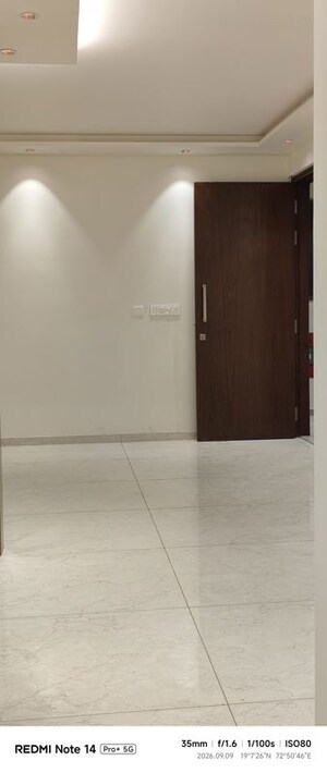 2 BHK Apartment For Sale in Shivam Gulmohar, Goregaon West