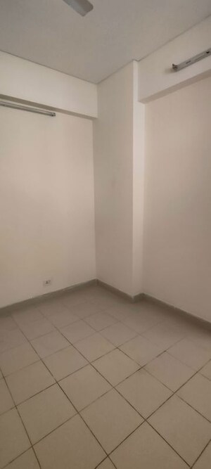 Room in 4 BHK Apartment at M3M Woodshire, Sector 107 – for Rent