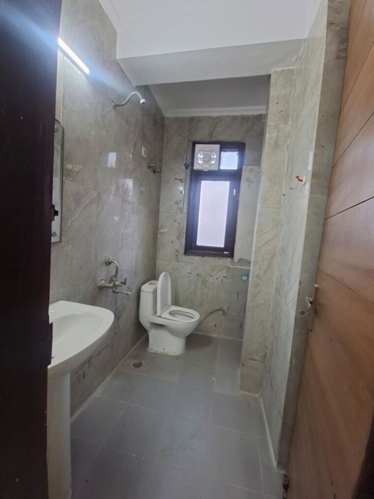 Bathroom, chattarpur 2 Bedroom 850 Sq.Ft. Builder Floor In Chattarpur Delhi 10781021