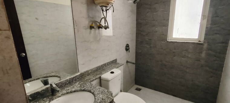Bathroom, m3m-woodshire 4 Bedroom 2768 Sq.Ft. Apartment In Sector 107 Gurgaon 10781003