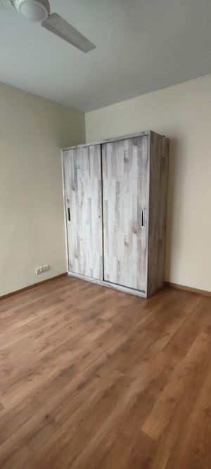 Room in 4 BHK Apartment at M3M Woodshire, Sector 107 – for Rent