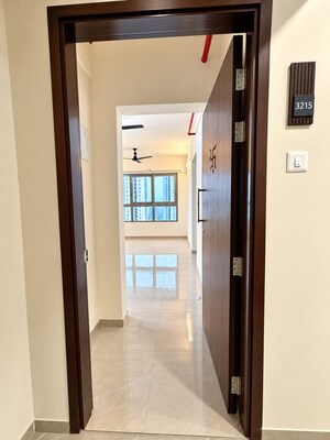 2 BHK Apartment – Entrance View at Piramal Vaikunth, Balkum Pada - for Rent